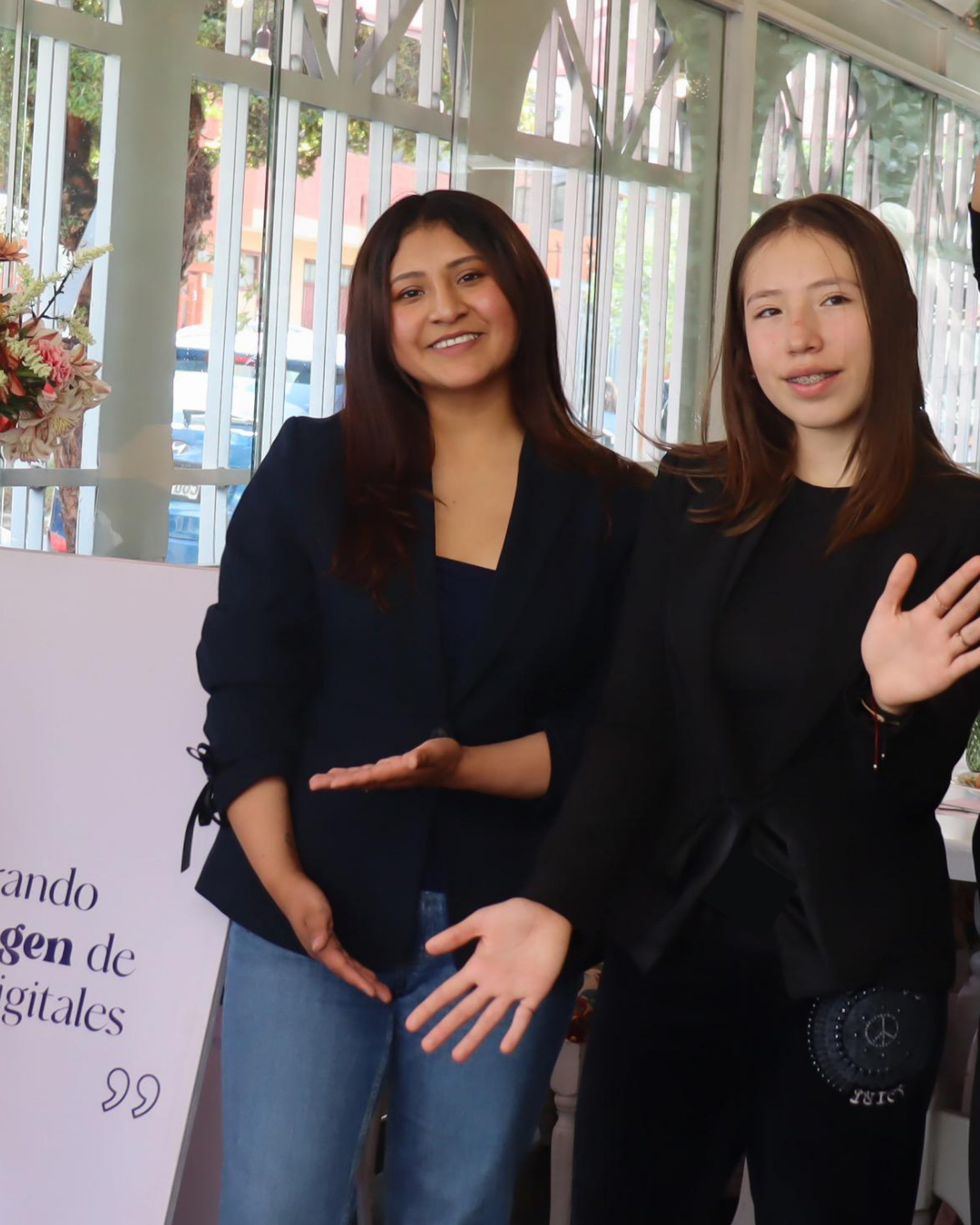Dara y Alexa, co-fundadoras de Mujeres Digitales